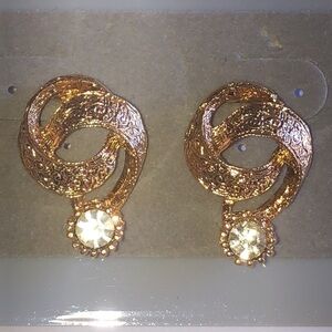 Elegant Vintage Gold Tone Retro Boho Earrings with Crystal Accent
